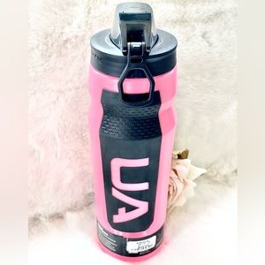 New with tags ADIDAS UA PLAYMAKER SQUEEZE 32oz SQUEEZE WATER BOTTLE with Lid